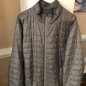 Patagonia men’s nano puff jacket large